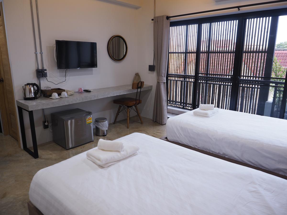 Luck Esan Loft Hotel Убон Ратчатани Екстериор снимка