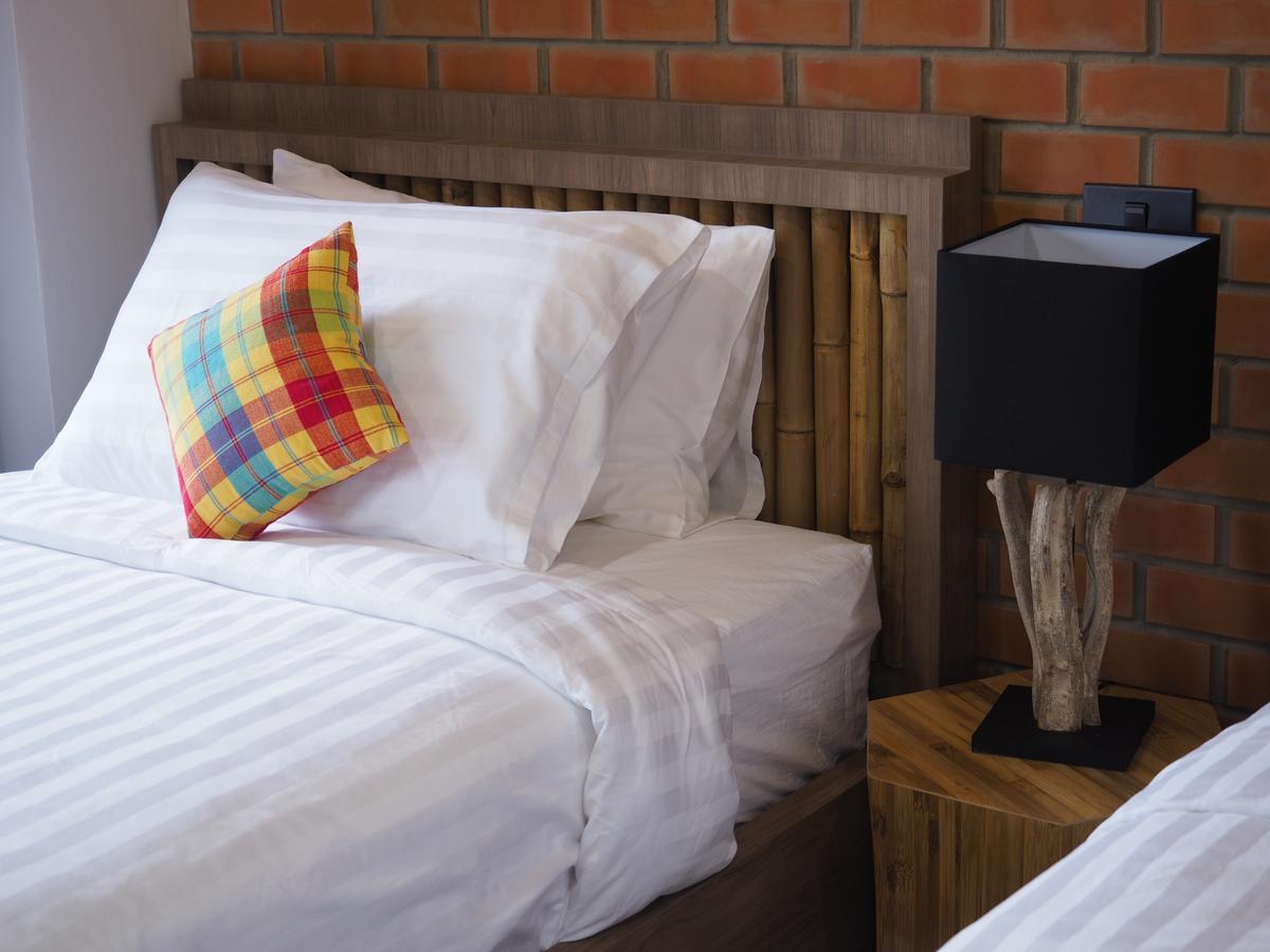 Luck Esan Loft Hotel Убон Ратчатани Екстериор снимка