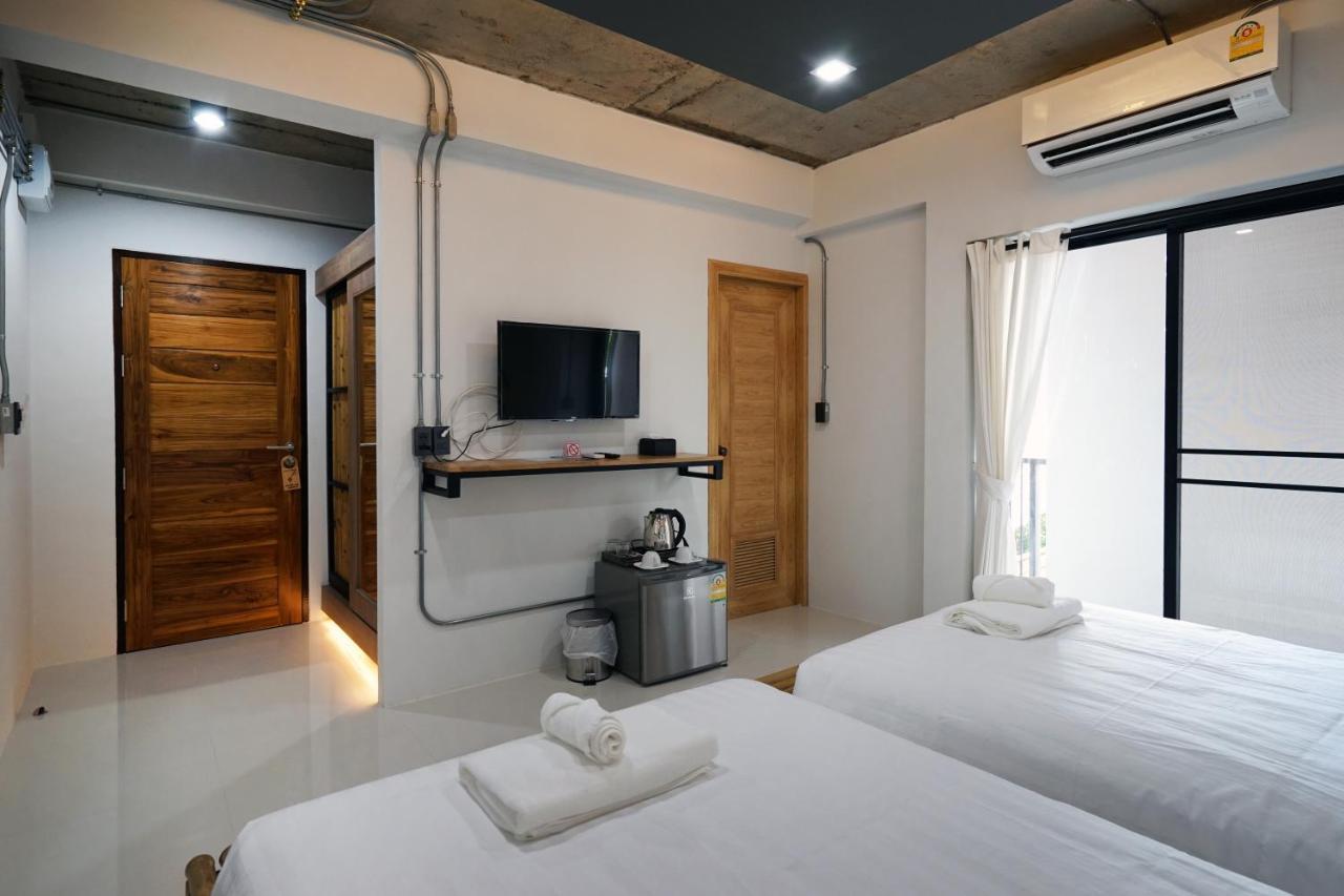 Luck Esan Loft Hotel Убон Ратчатани Екстериор снимка