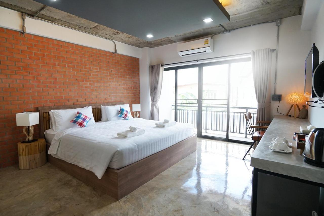 Luck Esan Loft Hotel Убон Ратчатани Екстериор снимка