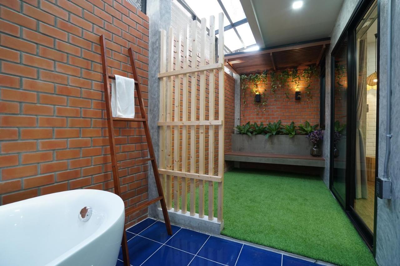 Luck Esan Loft Hotel Убон Ратчатани Екстериор снимка
