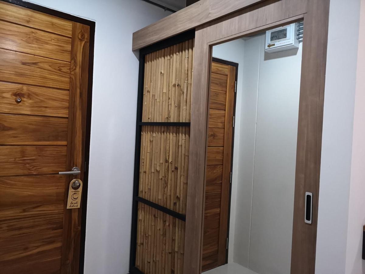 Luck Esan Loft Hotel Убон Ратчатани Екстериор снимка